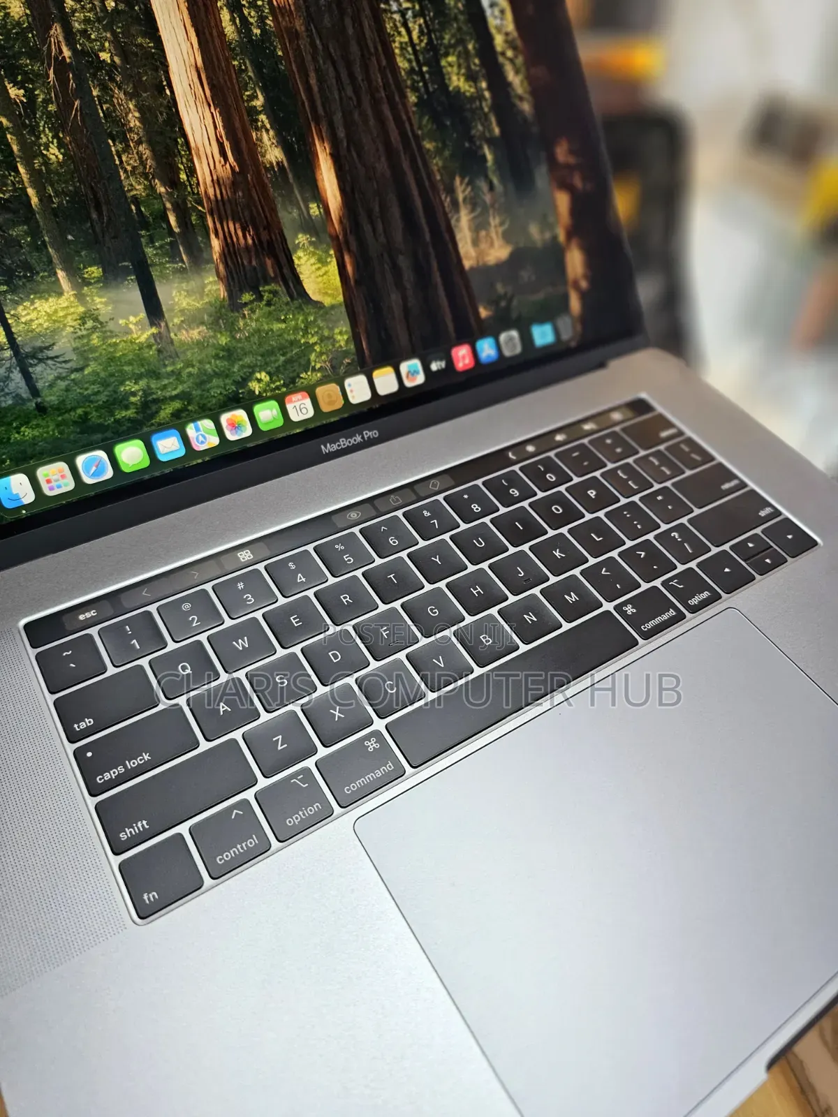 Laptop Apple MacBook Pro 2018 16GB Intel Core i7 SSD 256GB