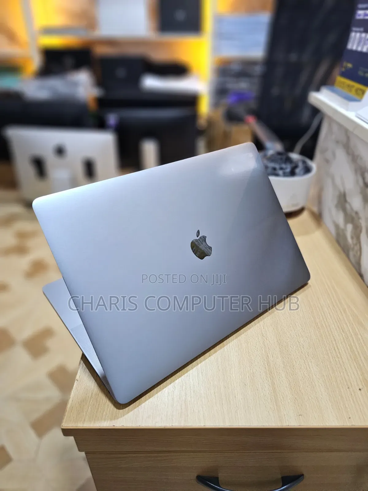 Laptop Apple MacBook Pro 2018 16GB Intel Core i7 SSD 256GB