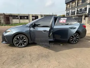 Toyota Corolla XSE (1.8L 4cyl 2A) 2019