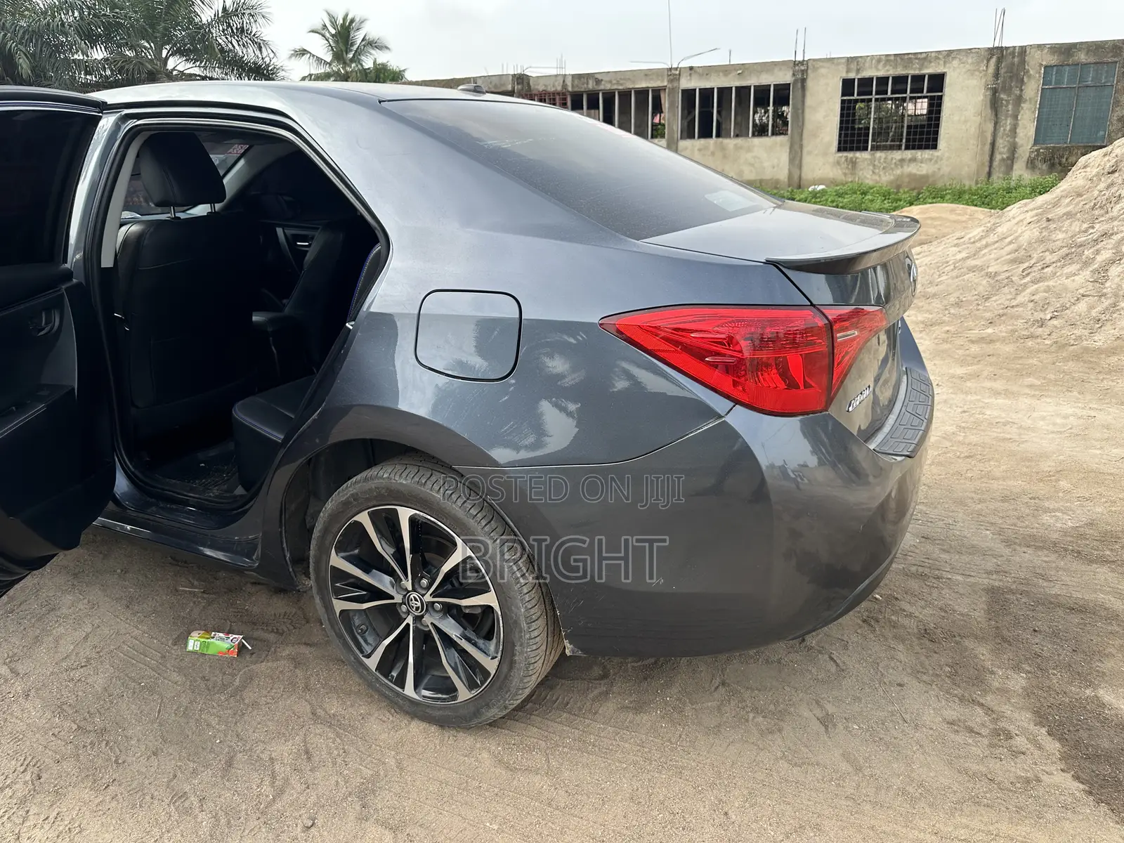 Toyota Corolla XSE (1.8L 4cyl 2A) 2019