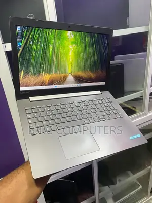 Laptop Lenovo IdeaPad 330 8GB AMD Ryzen 7 SSD 256GB