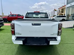 New Isuzu D-MAX 2026 White