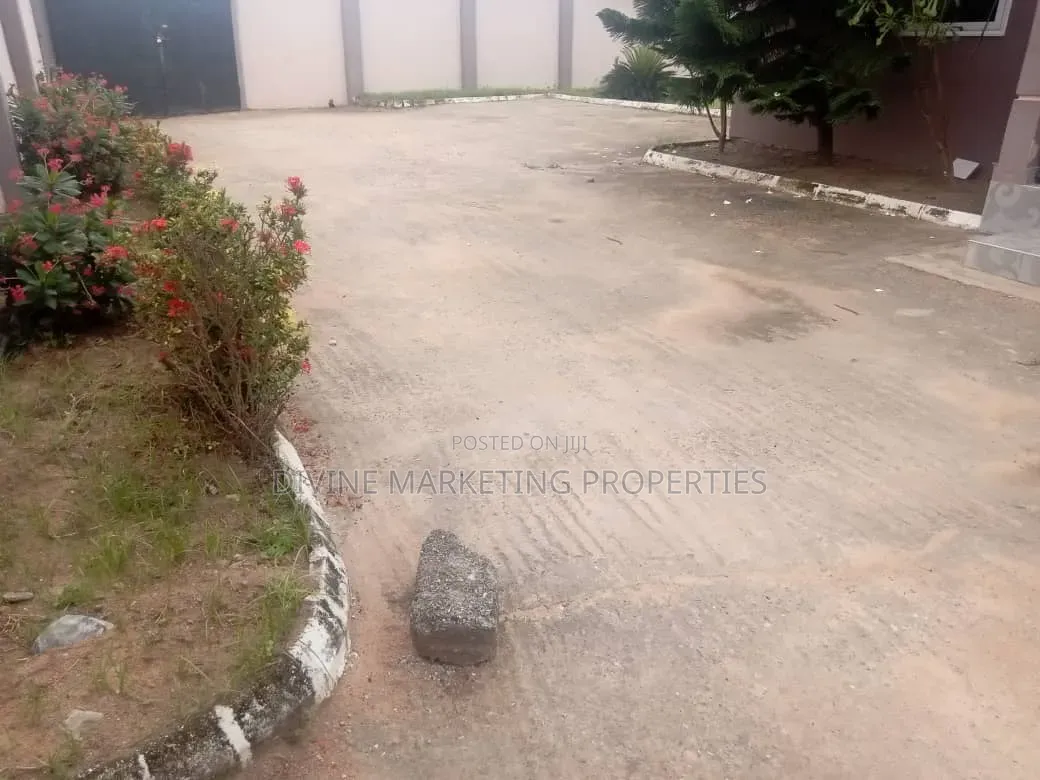 3bdrm House in Melcom Area, Amasaman for sale