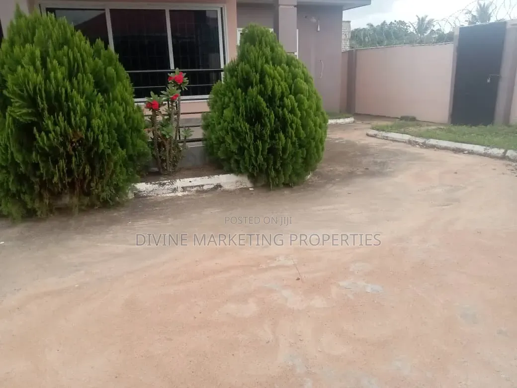 3bdrm House in Melcom Area, Amasaman for sale