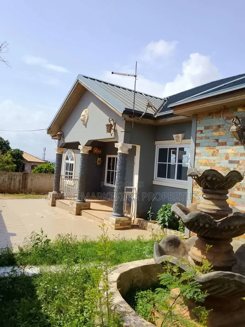 6bdrm House in Ablekuma, Agape for sale