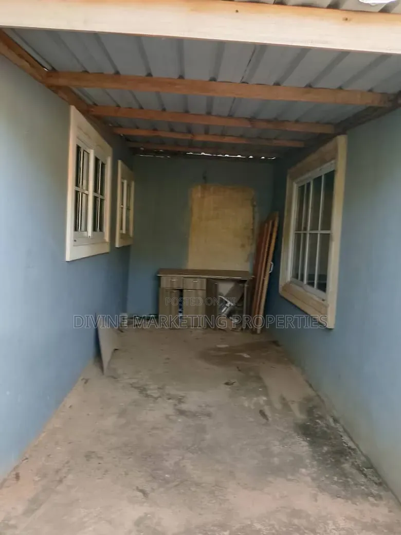 6bdrm House in Ablekuma, Agape for sale