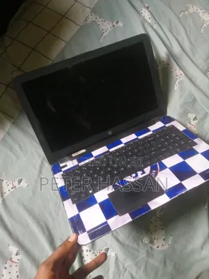 Laptop HP Pavilion 15 4GB AMD Ryzen 5 HDD 500GB