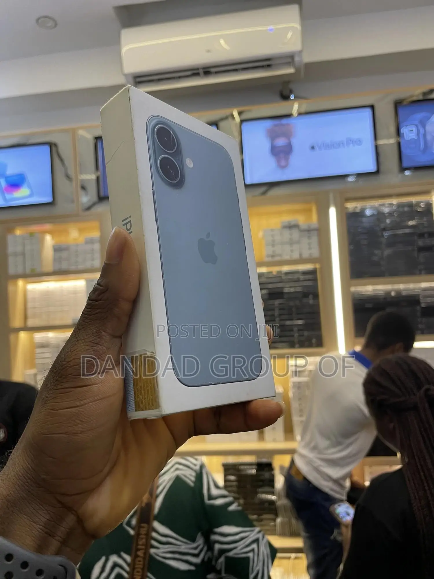 New Apple iPhone 16 128 GB Green