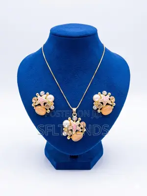 Gold-Tone Jewelry Set – Necklace, Pendant Earrings