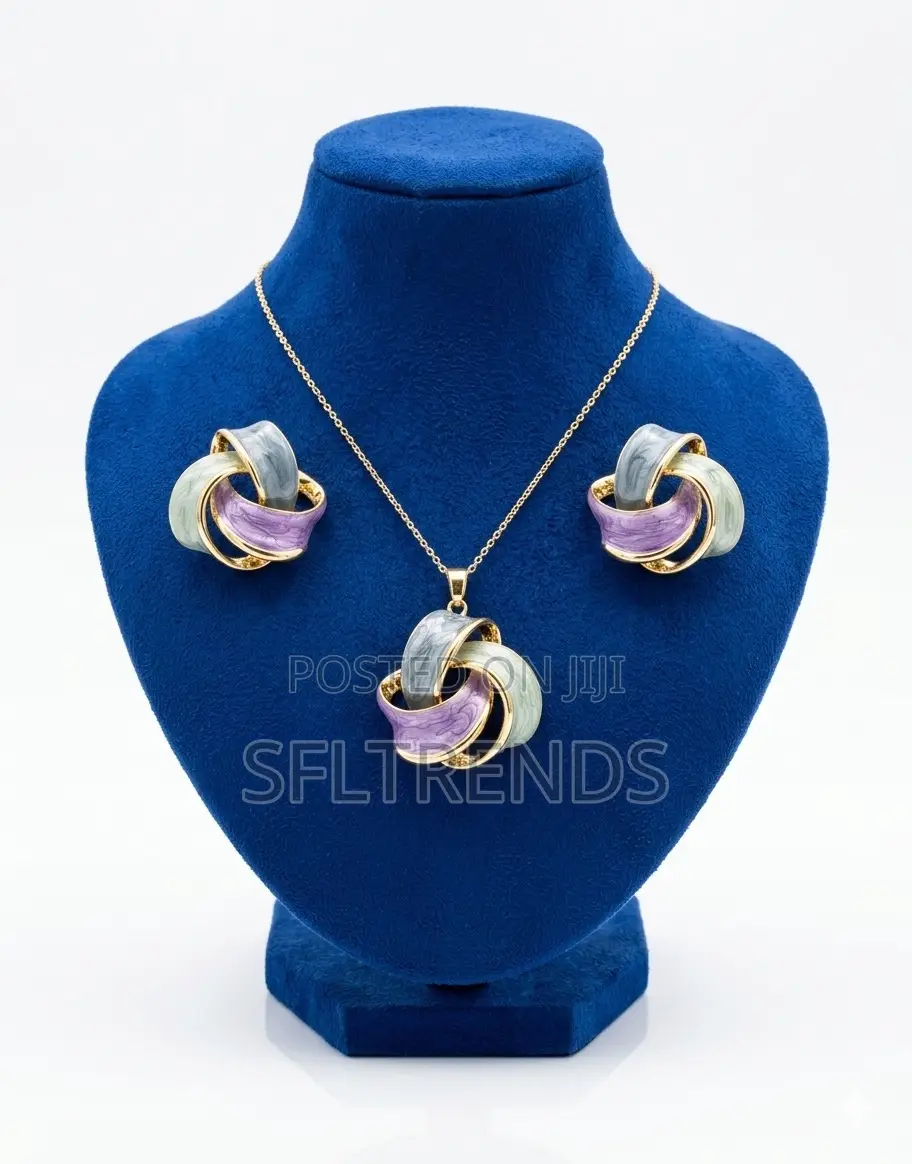 Gold-Tone Jewelry Set – Necklace, Pendant Earrings