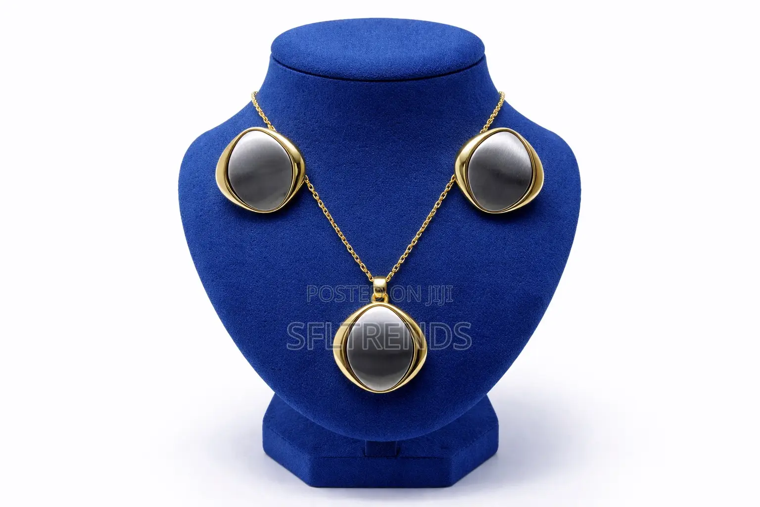 Gold-Tone Jewelry Set – Necklace, Pendant Earrings
