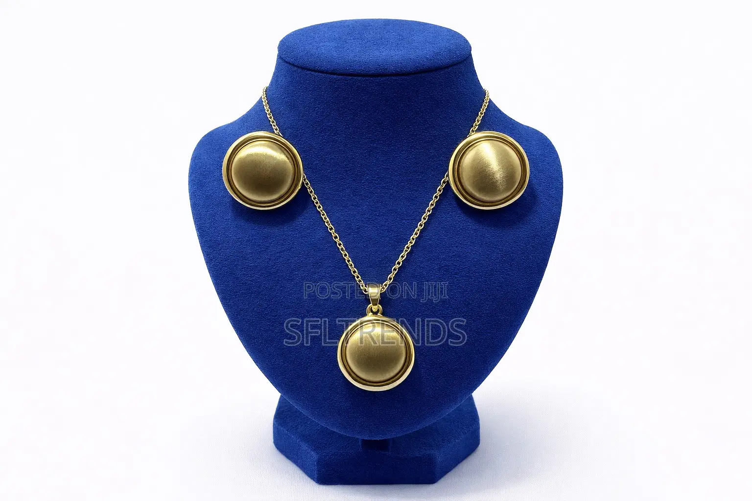 Gold-Tone Jewelry Set – Necklace, Pendant Earrings
