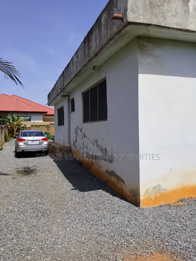6bdrm House in Pentecost for sale