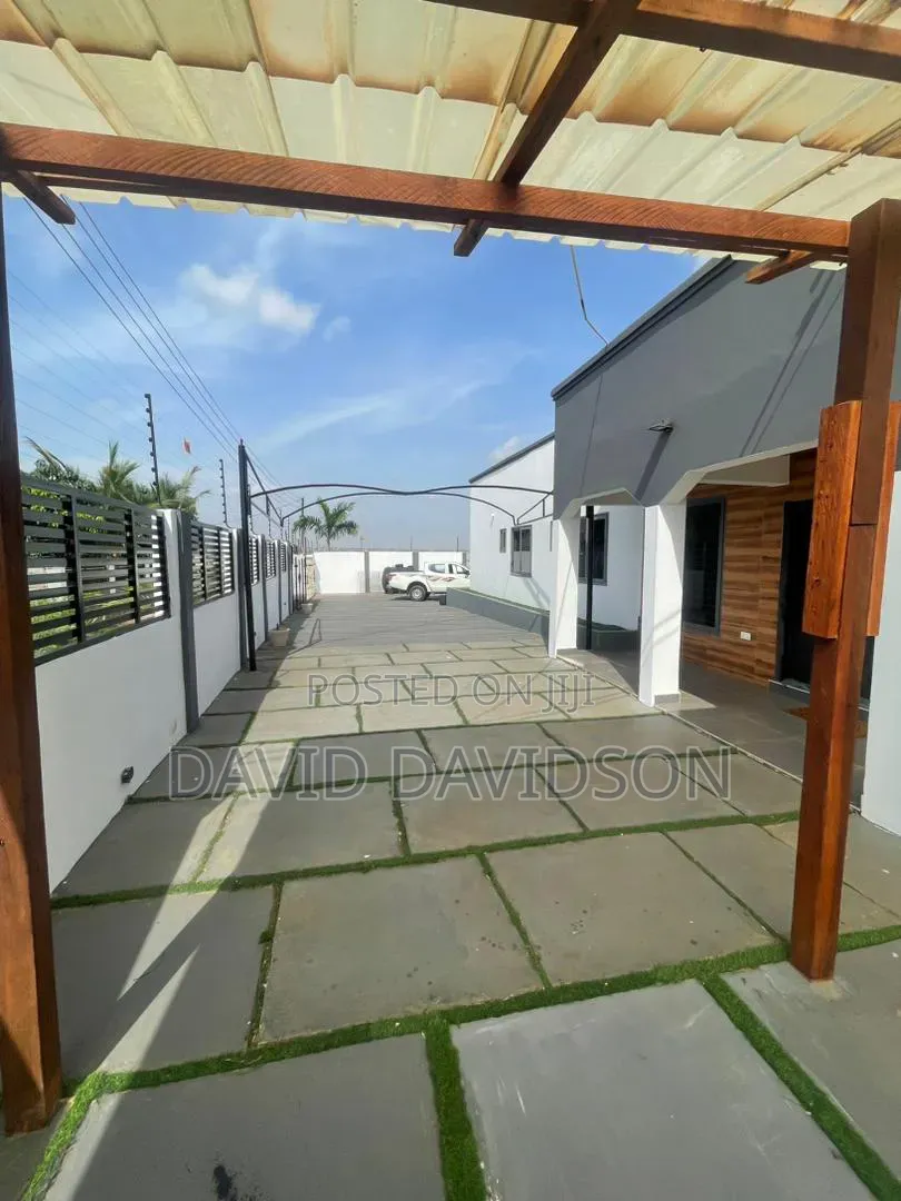 5bdrm House in Newly Built 5, Tema Metropolitan for rent