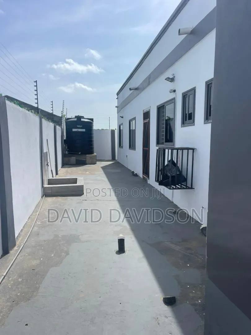 5bdrm House in Newly Built 5, Tema Metropolitan for rent