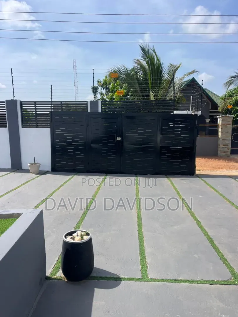 5bdrm House in Newly Built 5, Tema Metropolitan for rent
