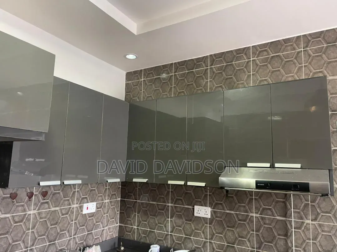 5bdrm House in Newly Built 5, Tema Metropolitan for rent