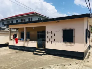6bdrm House in Site For Africa Area, Official Town for sale