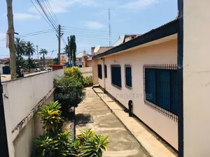 6bdrm House in Site For Africa Area, Official Town for sale