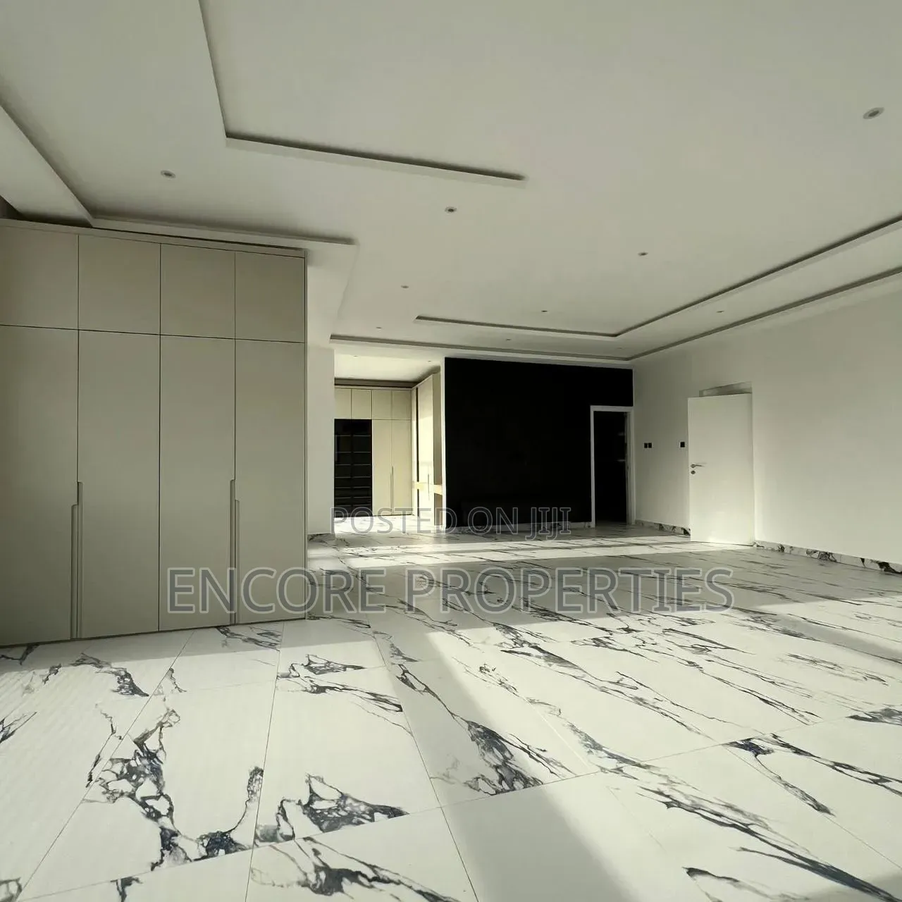 5bdrm House in East Legon, American House for sale