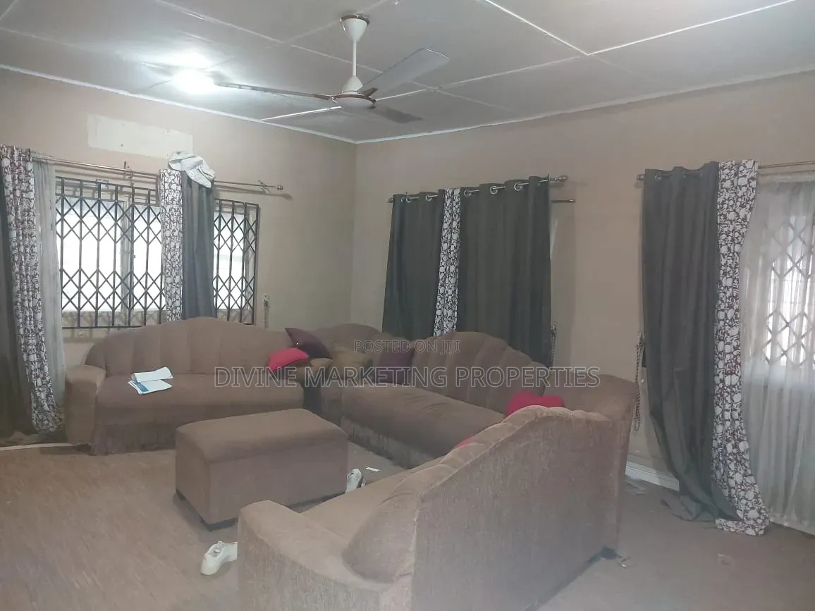 5bdrm House in Official Town for sale