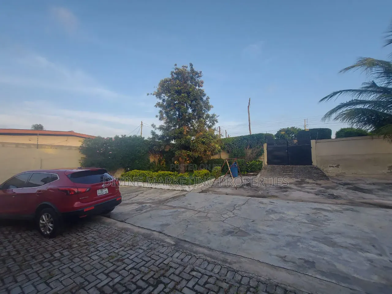 5bdrm House in Official Town for sale