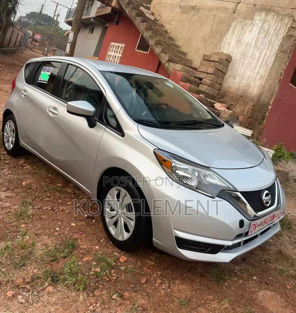 Nissan Versa 2017 Silver