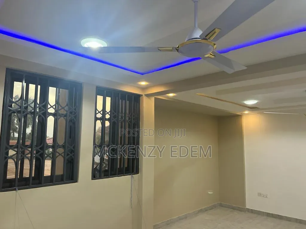 Furnished 8bdrm House in Tema Metropolitan for sale