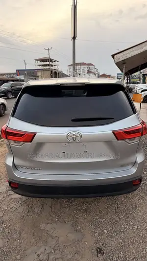 Toyota Highlander 2019 Silver