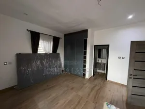 3bdrm House in Ashongman Estate, Police Station for sale