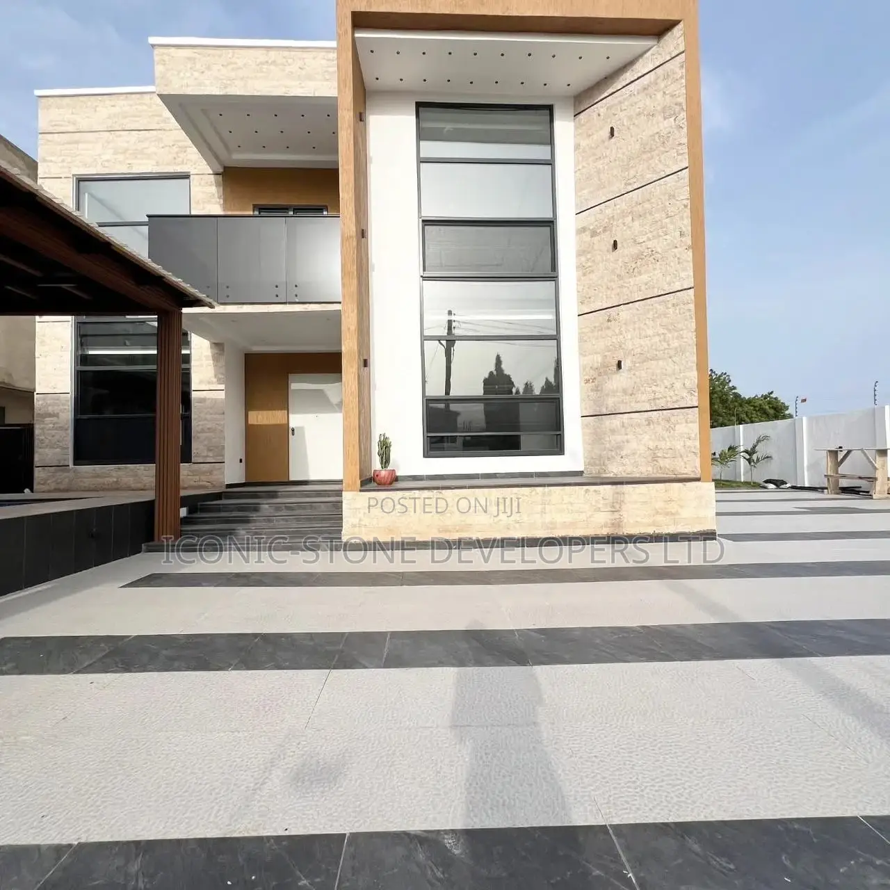 5bdrm Mansion in East Legon for sale