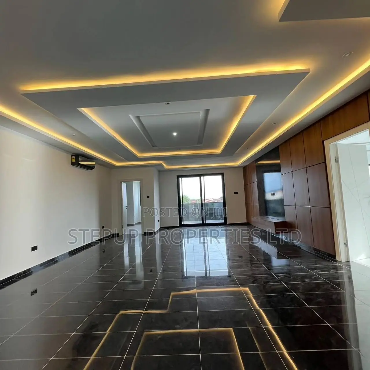 5bdrm Mansion in East Legon for sale