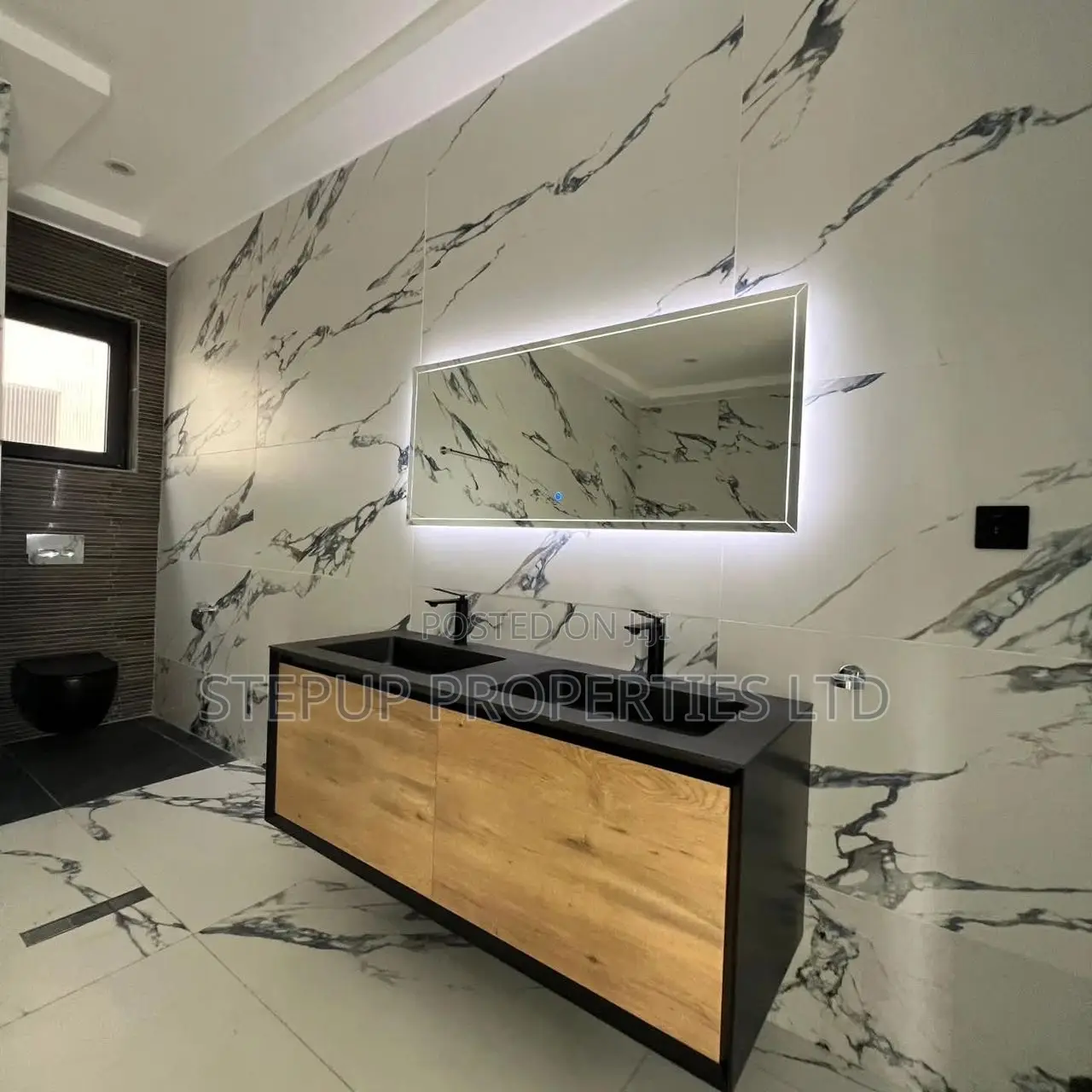 5bdrm Mansion in East Legon for sale