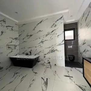 5bdrm House in East Legon for sale