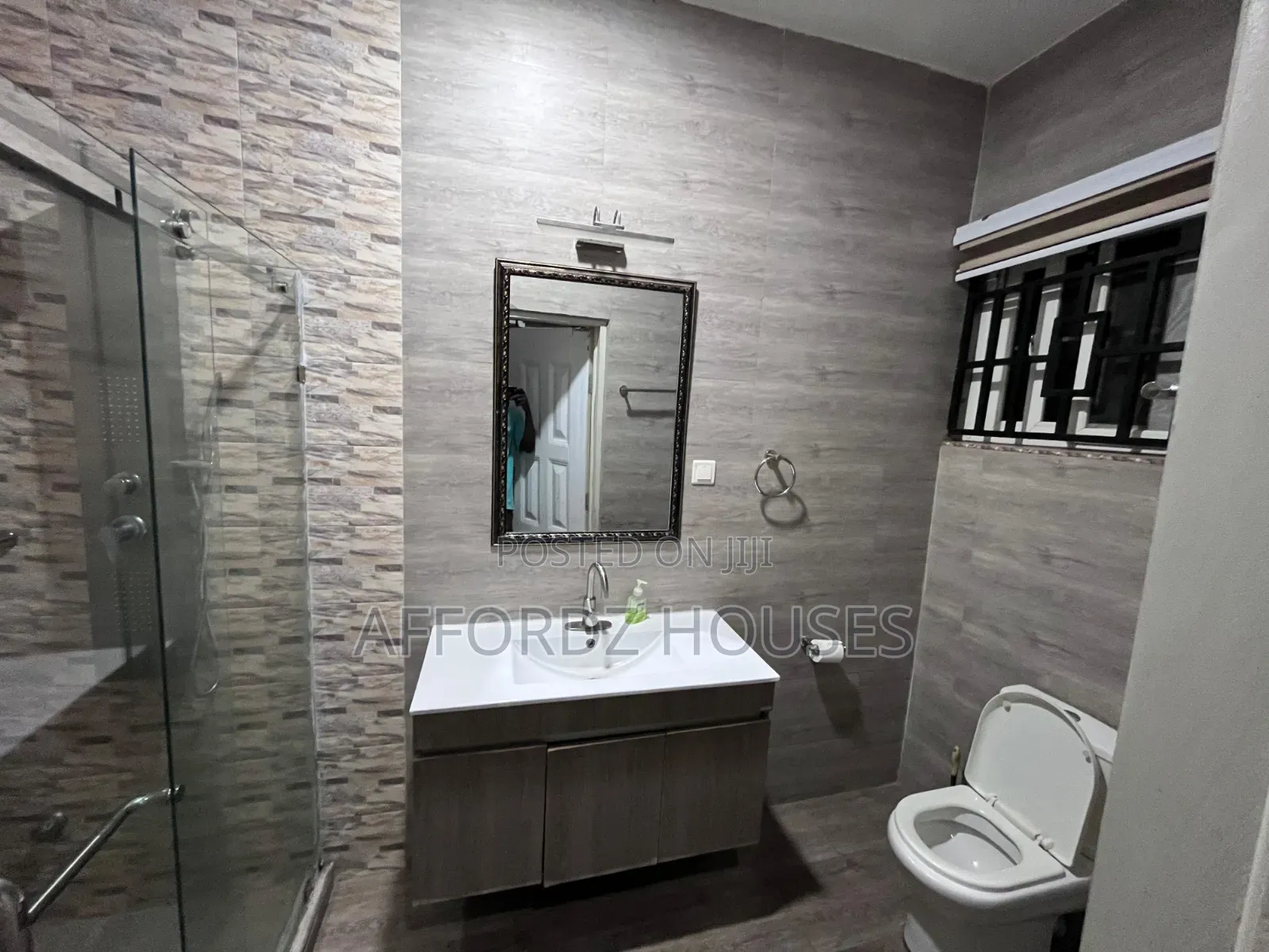 Furnished 3bdrm Apartment in Royal Palm Street, Tseaddo for rent