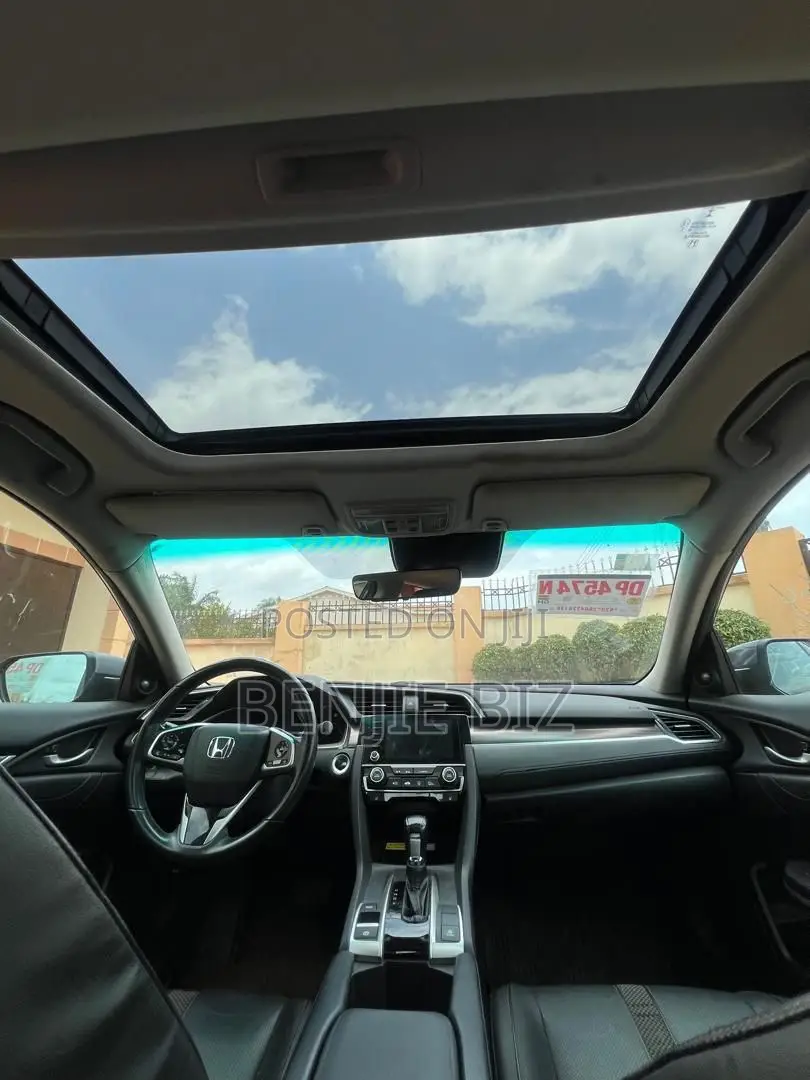 Honda Civic Touring Sedan 2019 Gray