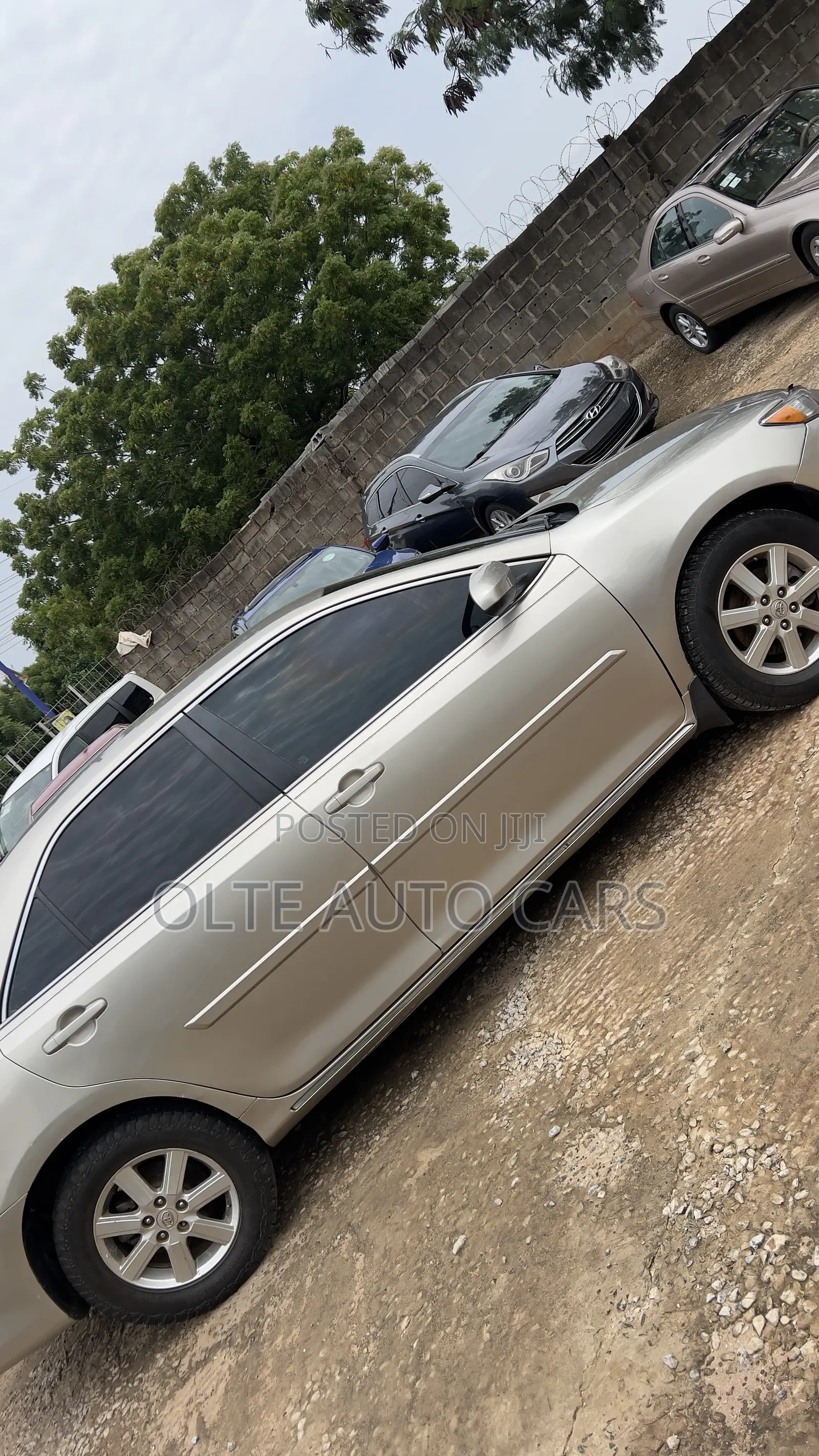 Toyota Camry LE 4dr Sedan (2.5L 4cyl 6A) 2014 Gold
