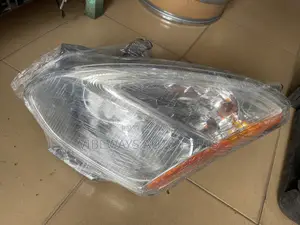 Nissan Rogue 2008-2012 Original Headlights Used Left