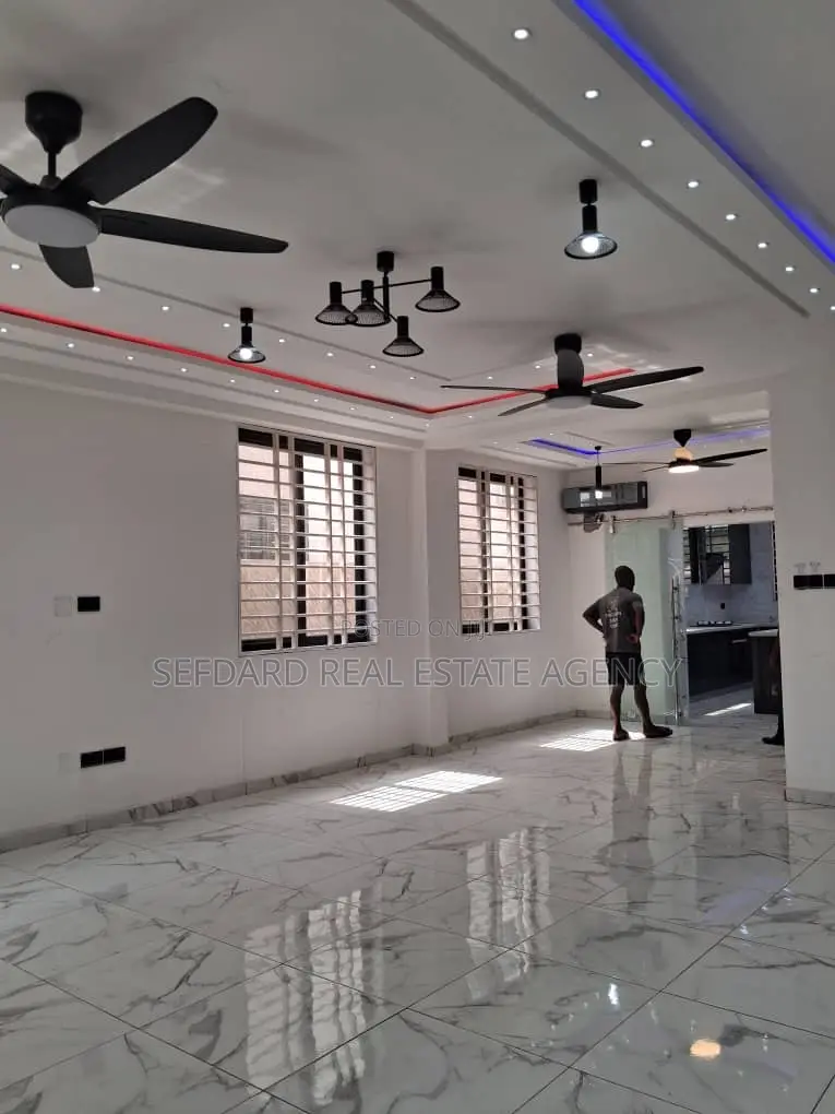 4bdrm Duplex in Sefdard Properties, Haatso for sale