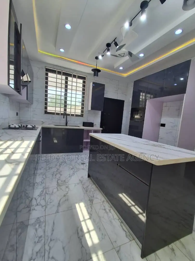4bdrm Duplex in Sefdard Properties, Haatso for sale