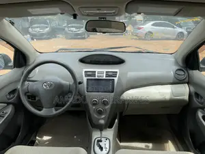 Toyota Belta 2011 Blue