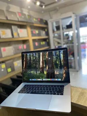 Laptop Apple MacBook Pro 2018 16GB Intel Core i7 SSD 1T