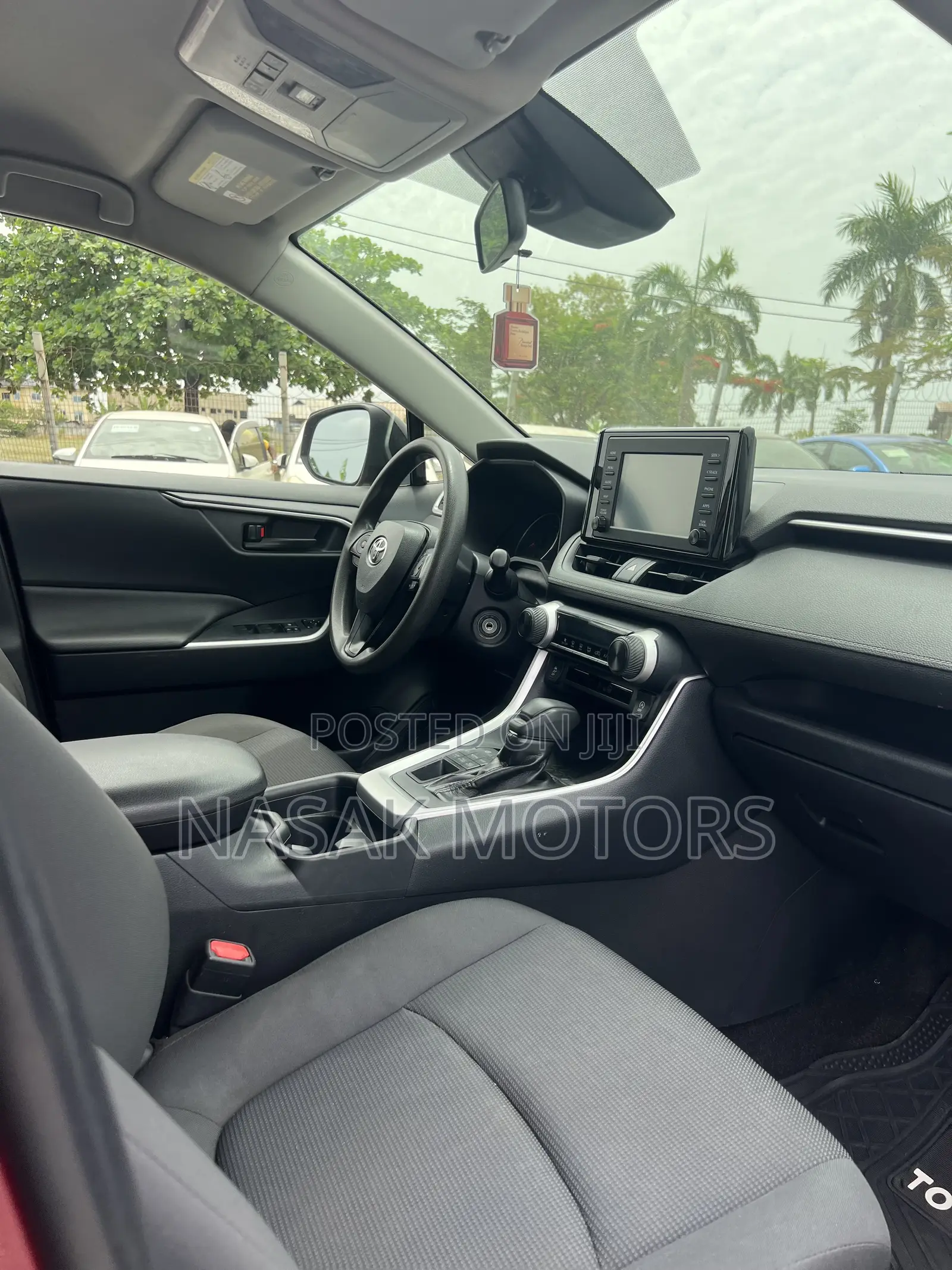 Toyota RAV4 LE AWD 2019 Red
