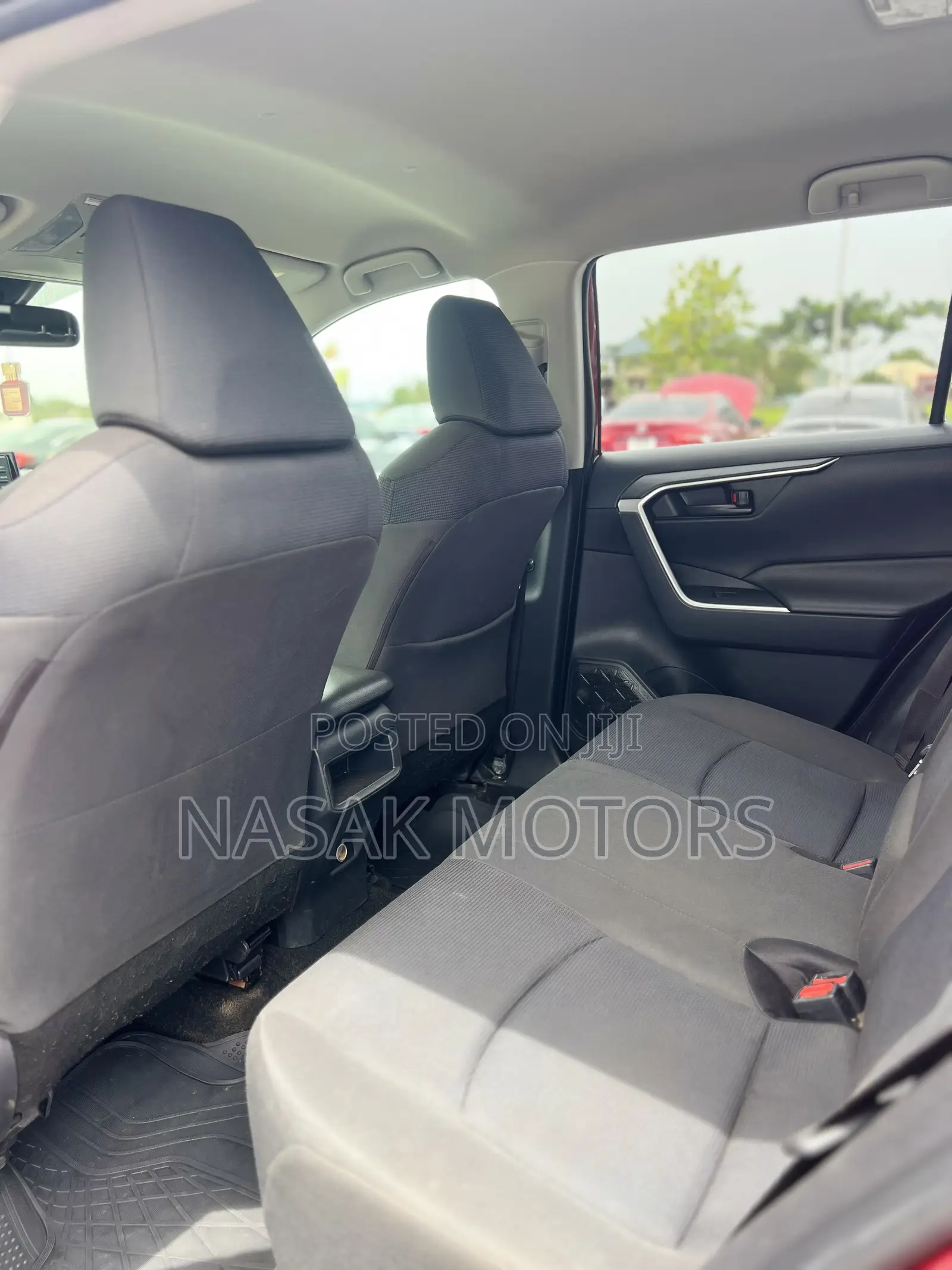 Toyota RAV4 LE AWD 2019 Red