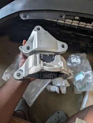 Honda Civic 2022,2023,2024,2025 Gearbox Transmission Seat / Mount