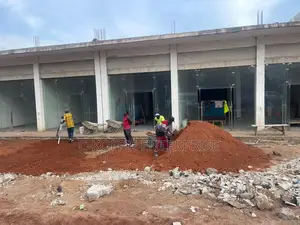 New 100sqm Showroom + 700sqm Warehouse at Spintex for Rent