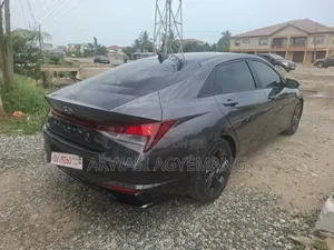Hyundai Elantra Limited 2023 Black