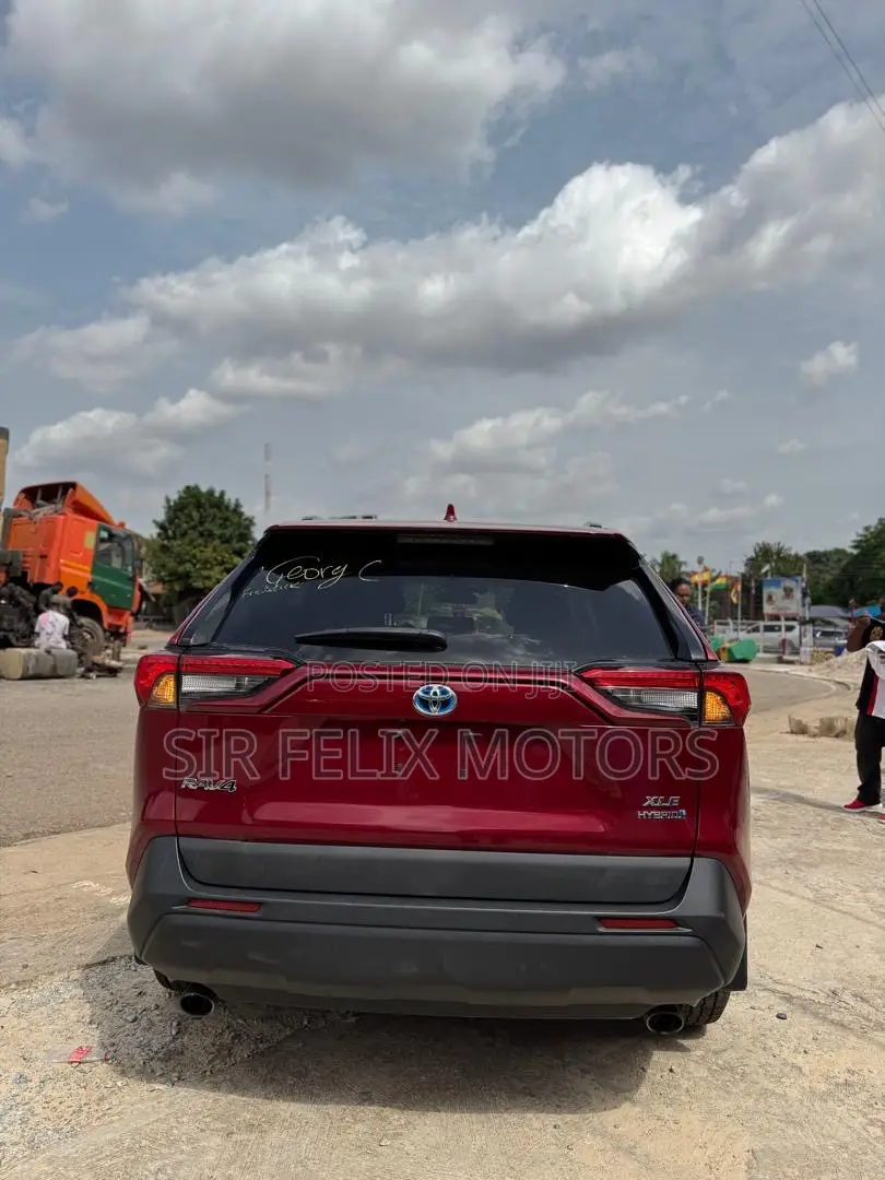 Toyota RAV4 XLE Premium AWD 2020 Red
