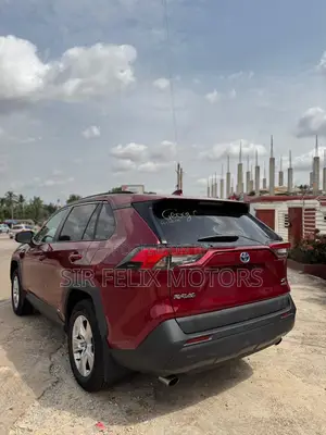 Toyota RAV4 XLE Premium AWD 2020 Red