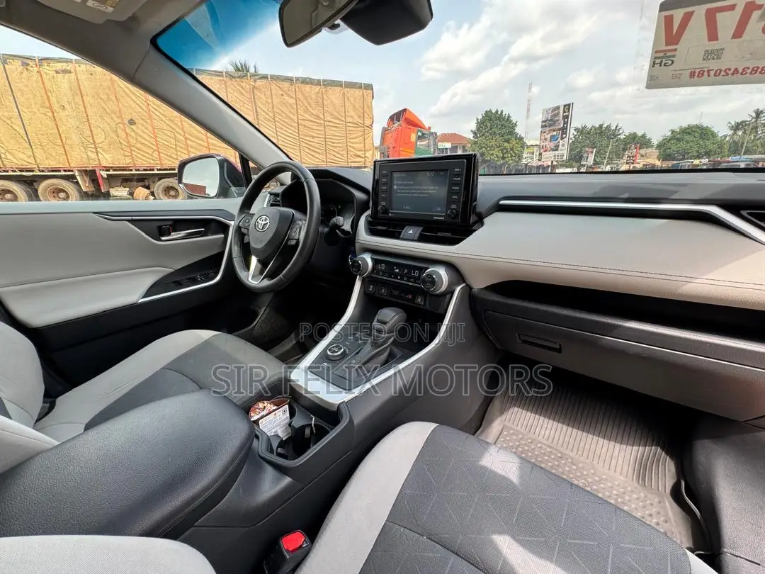 Toyota RAV4 XLE Premium AWD 2020 Red